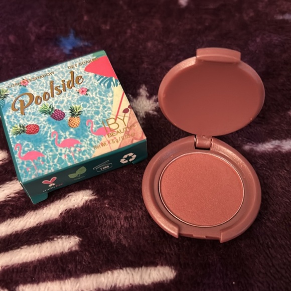 Eye shadow - Picture 3 of 3